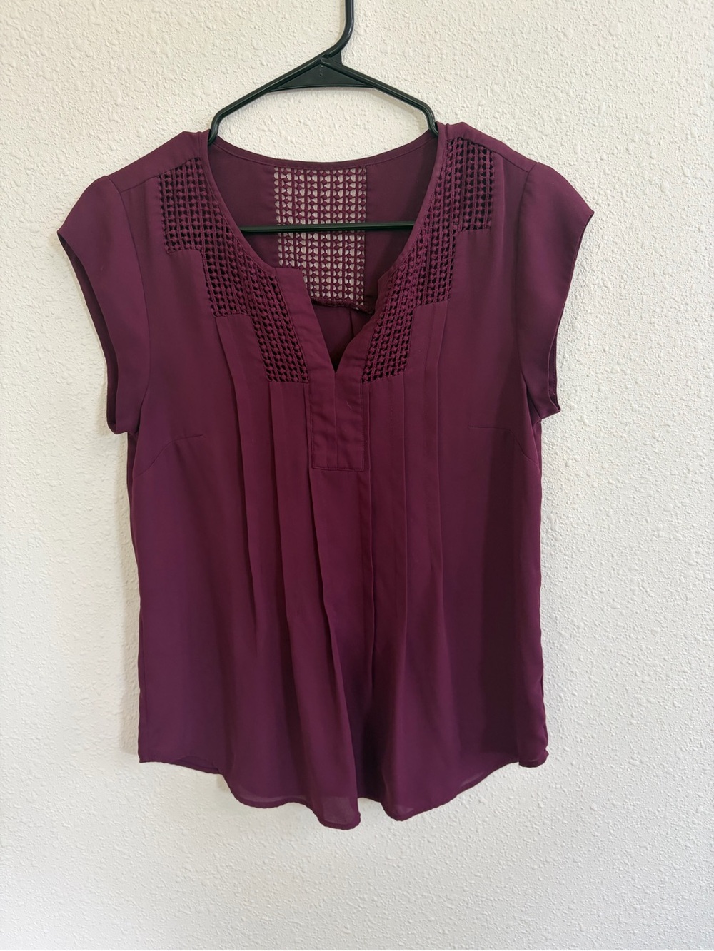 Daniel Rainn Plum Short Sleeve Split V-Neck Blouse